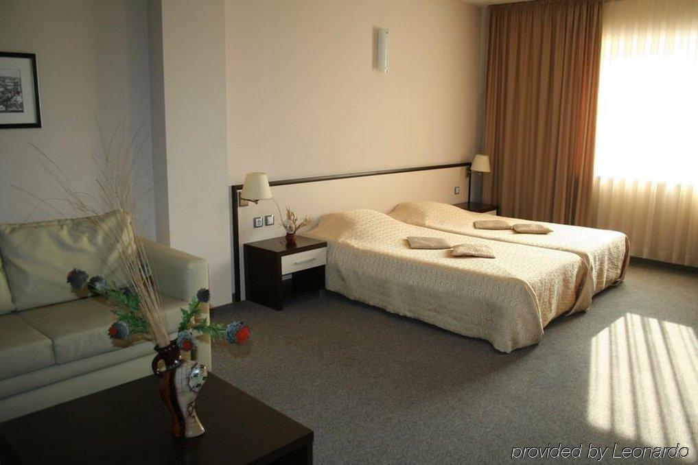 Kendros Hotel พลอฟดิฟ ภายนอก รูปภาพ