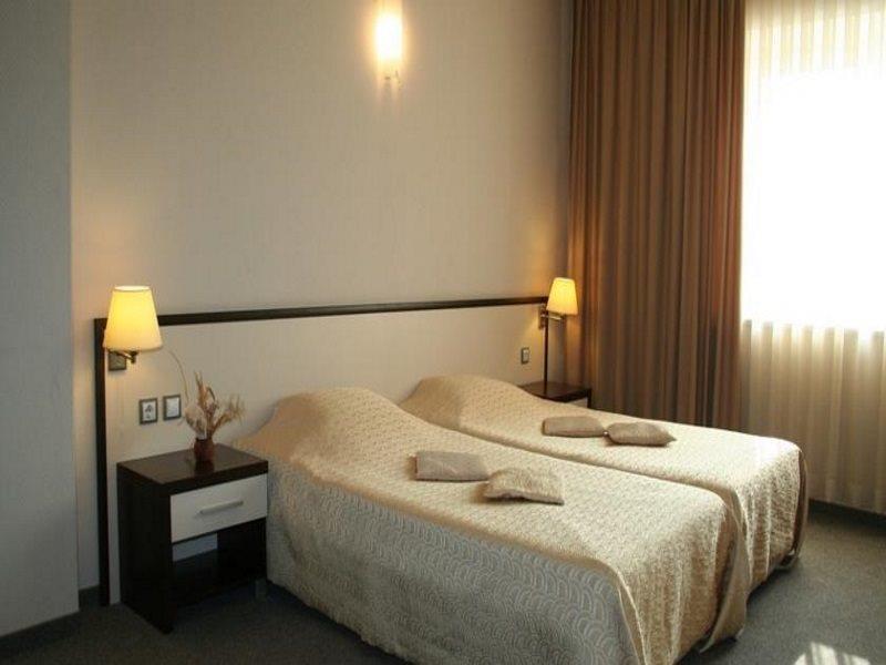 Kendros Hotel พลอฟดิฟ ภายนอก รูปภาพ